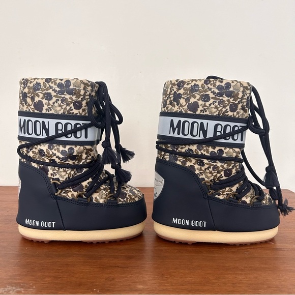 Moon Boot x Bonpoint Kids Floral Black and Cream Boots - Picture 1 of 8